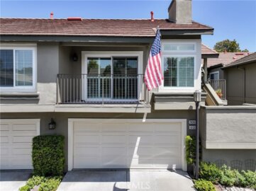 512 S Hollydale Photo